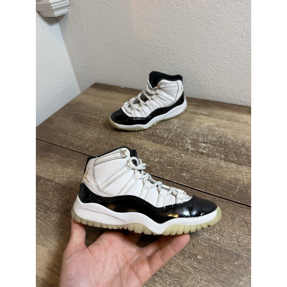 Jordan Air Jordan 11 Shoes Boys Size 13C White Black Basketball 378039-170